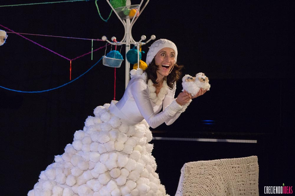 ¡Que no pare la alegría y la diversión… el teatro también es salud! LANA DE LUNA large
