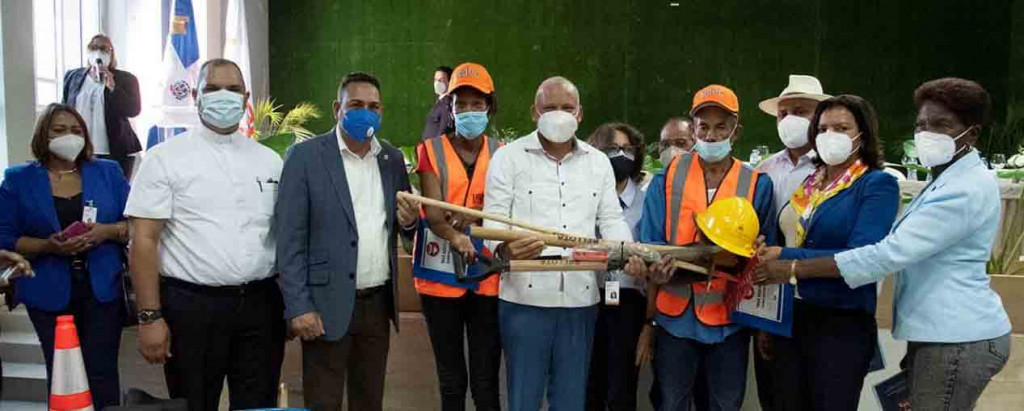 Programa del MOPC crea más de 300 empleos directos en Monte Plata MOPC