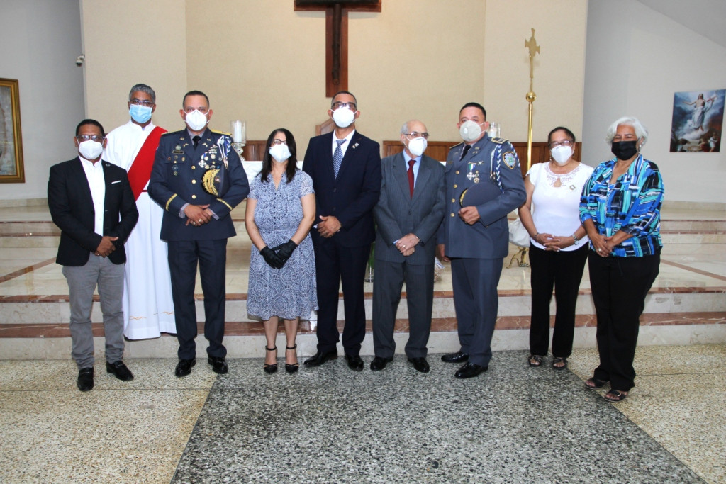 “La Policía Nacional con el sueldo que gana no debe ser signo de critica sino de admiración” Policia Nacional 1 large