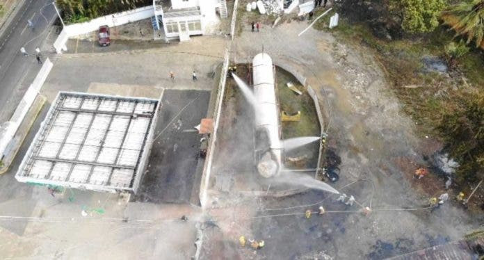 Suben a 10 víctimas mortales de explosión en envasadora GLP Sistema 9 1 1 en incendio de planta de gas de Licey al Medio 1024x550 1 696x374 1 large