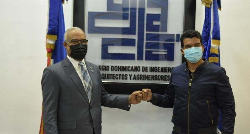 Director de Inapa visita al presidente del Codia, destaca importancia del rol de este gremio Wellington Arnaud y Francisco Marte large