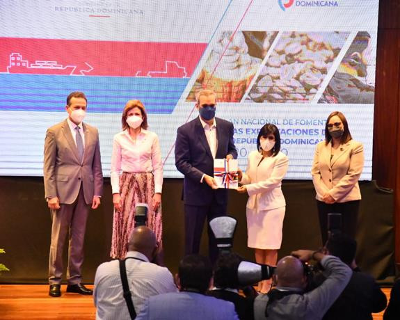 Presidente Abinader presenta primer Plan Nacional para el Fomento de las Exportaciones 202011041601471 large