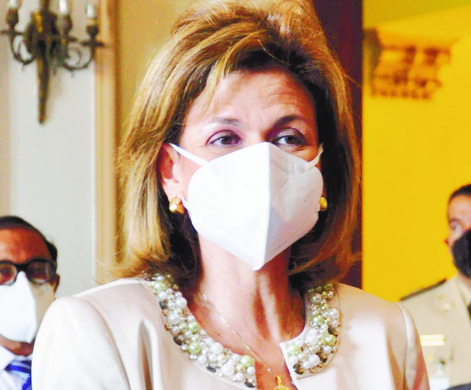 Vicepresidenta sobre flexibilizar horario: Lo primero es cuidar la salud 6A El País 10 3ap01 large