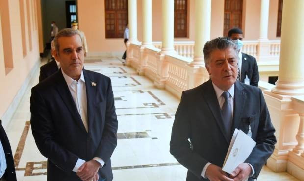 Abinader advierte perseguirá todas las estructuras criminales, luego de una intervención en el 15 de Azua 91adfa7a 30eea2dc 9bc9 46f6 adfe aaf69846a14a 5fa039a27baf9 large