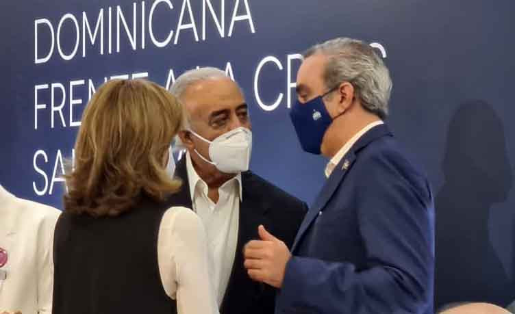 Abinader aborda perspectivas RD ante la crisis sanitaria y económica en almuerzo AIREN Abinader Raquel y Felix García large