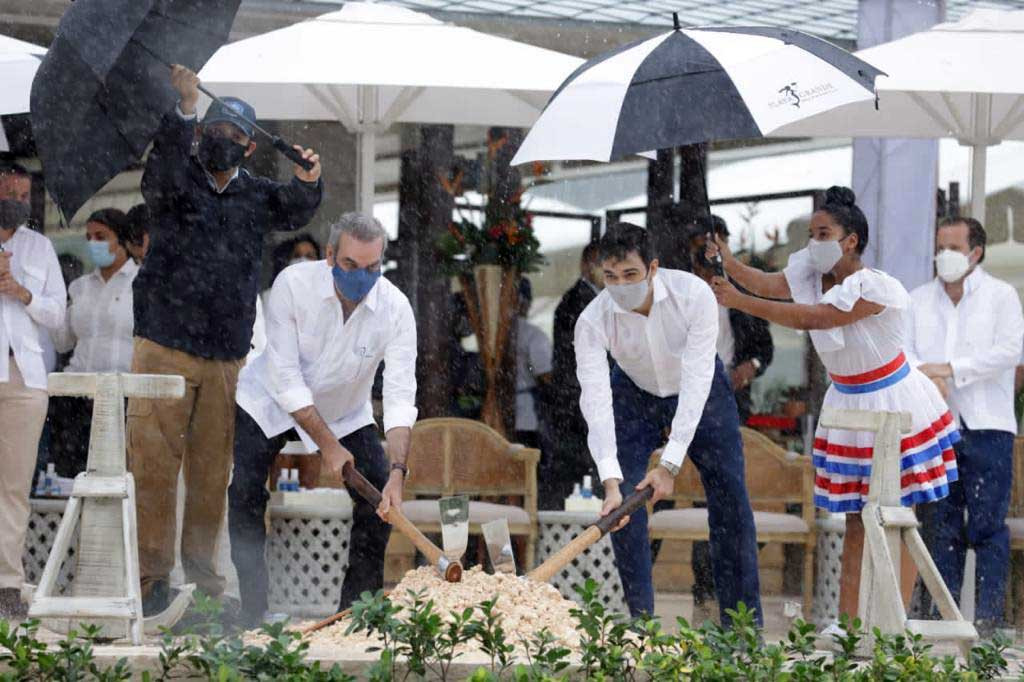 Abinader hotel rio san juan large