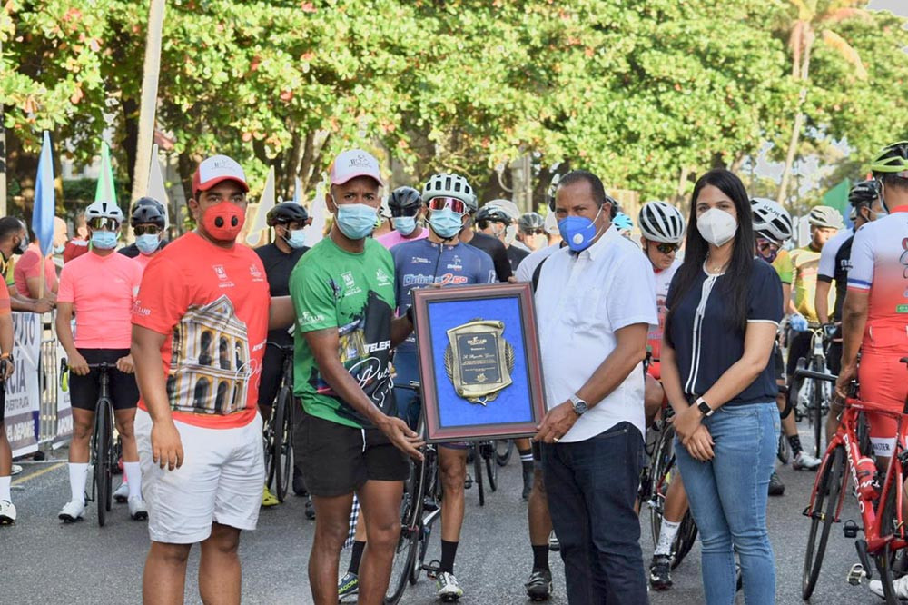 Dedican II Clásico Cíclistico Puerto Plata 2020 al alcalde Roquelito García Bicis large