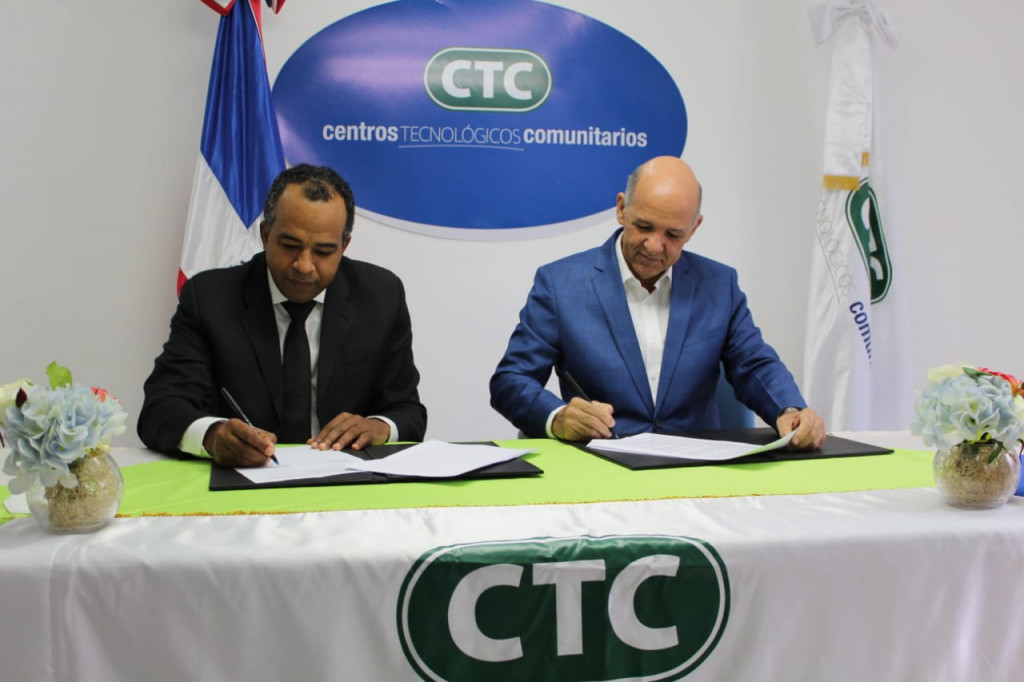Centro Tecnológico Comunitario CTC y la junta Distrital de Canca large
