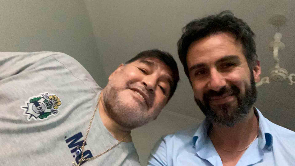 Allanan la casa y el consultorio del médico de Maradona Maradona