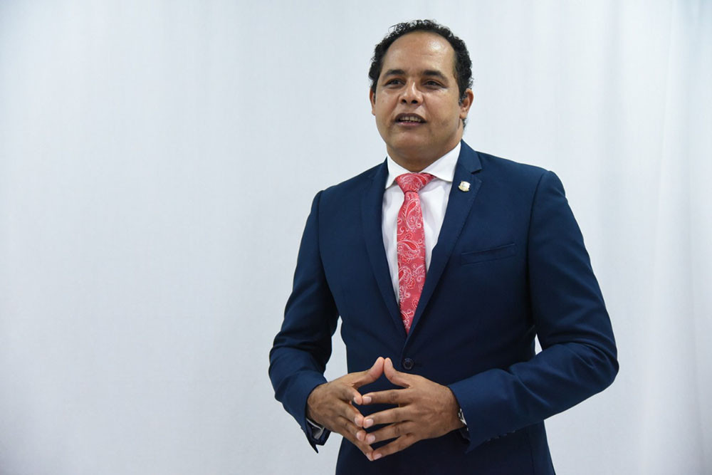 Diputado Hector Ramirez large