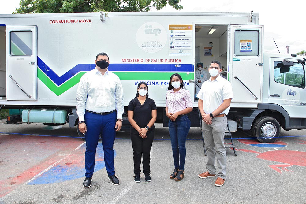 Fundación Refidomsa inicia operativos de prevención de COVID-19 Franklin Soriano Yulisa Pineda Julitza Valdez y Paul Rojas large