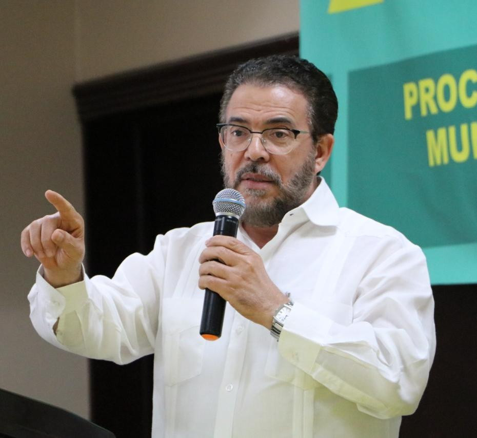 Guillermo Moreno large