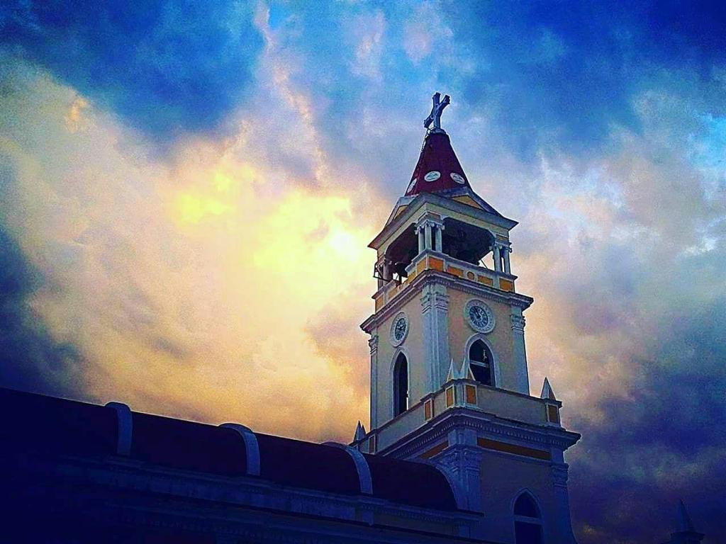 IGLESIA SALCEDO large