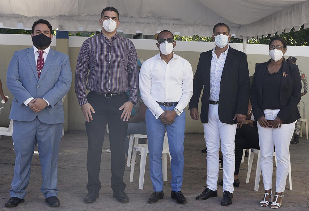 Fundación Refidomsa llega a Nigua en la semana final de operativos de detección de COVID-19 Ivan Salcedo Paul Rojas Jorge Carela Aristofanes Rosario y Santa de Jesus Gonzalez large