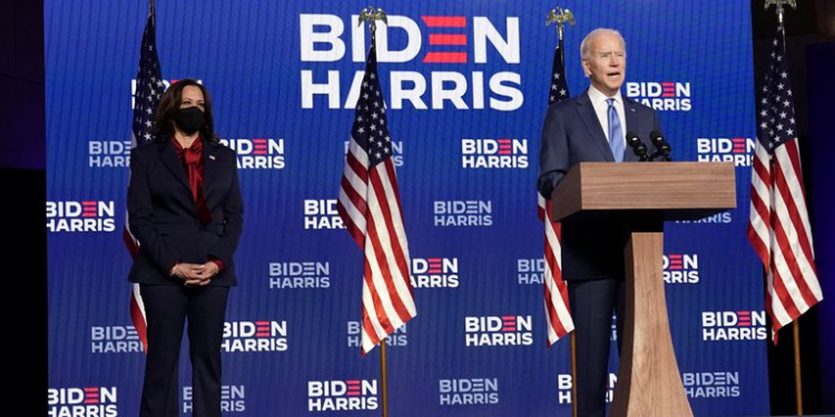 Joe Biden se acerca al triunfo tras la cuarta noche de un agónico escrutinio