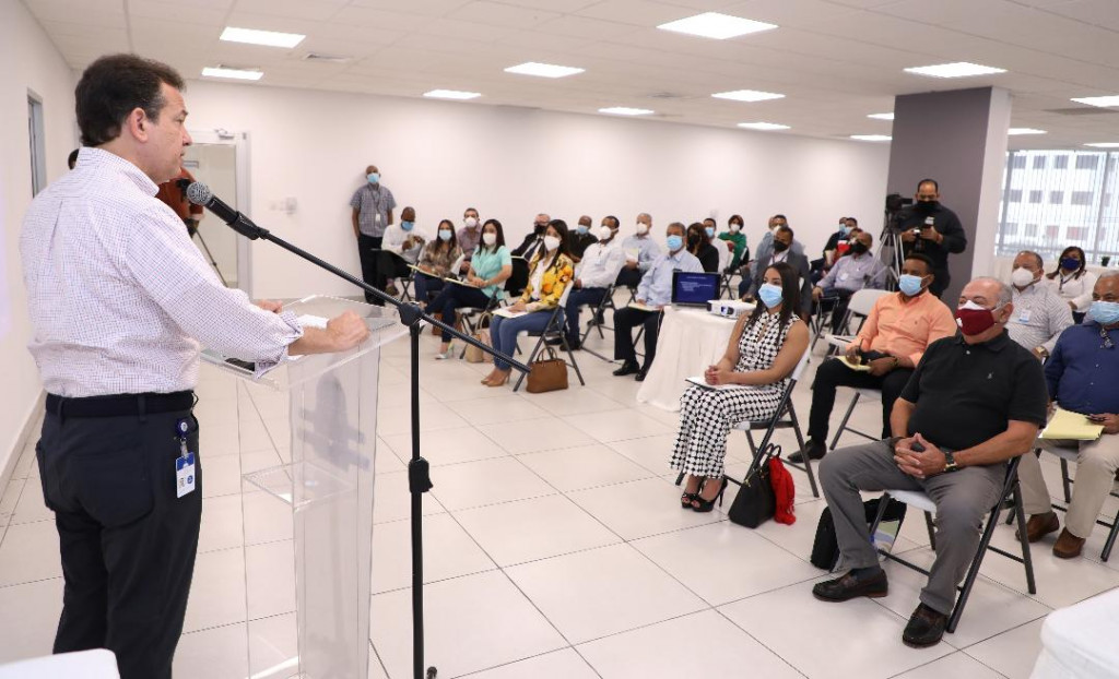 MICM capacita técnicos para plan nacional de revisión de los protocolos de seguridad en las estaciones de expendio MICM large