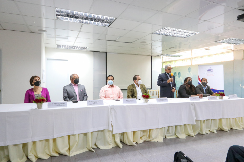 Miderec y DNCD clausuran primer Módulo curso básico sobre drogas Miderec y DNCD large