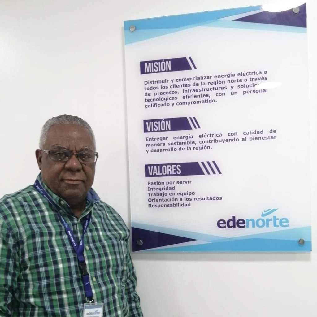 Designan al Profesor Víctor Almanzar Coordinador General de Deportes para la Región en EDENORTE PROFESOR VICTOR ALMANZAR COORDINADOR GENERAL DE DEPORTES EN EDENORTE large