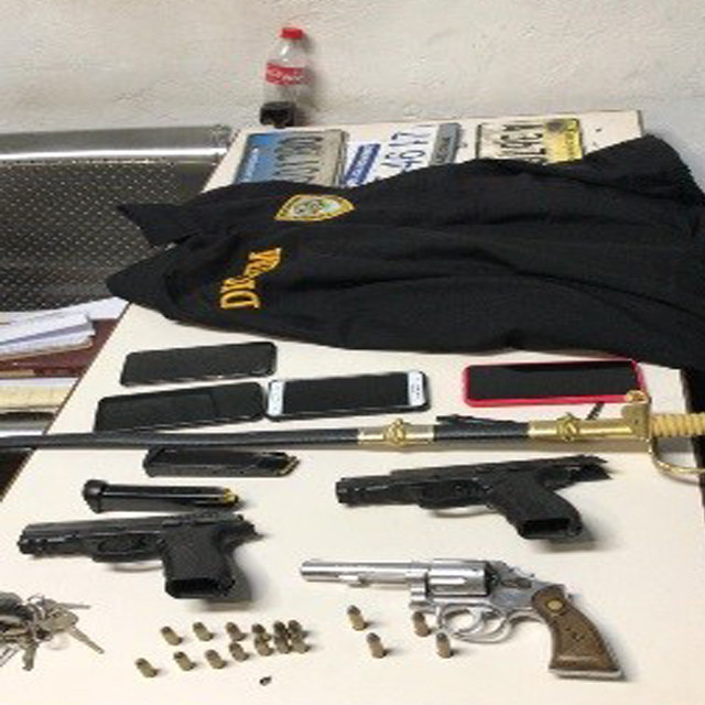 Apresan tres policías acusan de secuestrar hombre en SC Policias presos large