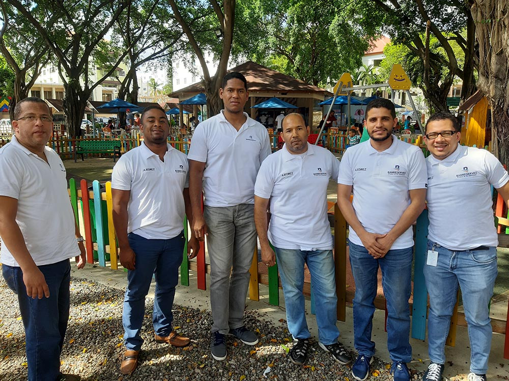 Banco de Reservas Campeón de la primera Copa Interbancaria de Ajedrez Virtual 2020, dedicada al Lic. Samuel Pereyra Rojas Ramón Camarena Félix Deward Luis Lorenzo Braulio Ramírez Eliezer de Jesús y Gil Ramirez. large