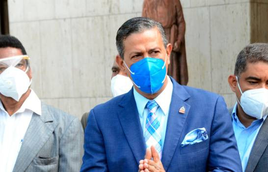 Salud Pública instala punto de muestras PCR en Santiago Robinson Diaz large