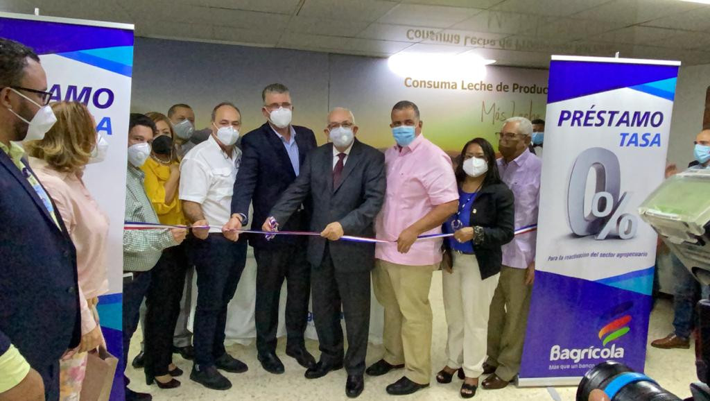 Diputada del PRM entiende al sector agropecuario le espera tiempos de bonanzas SERVIA IRIS FAMILIA CONFENAGRO BANCO AGRICOLA large