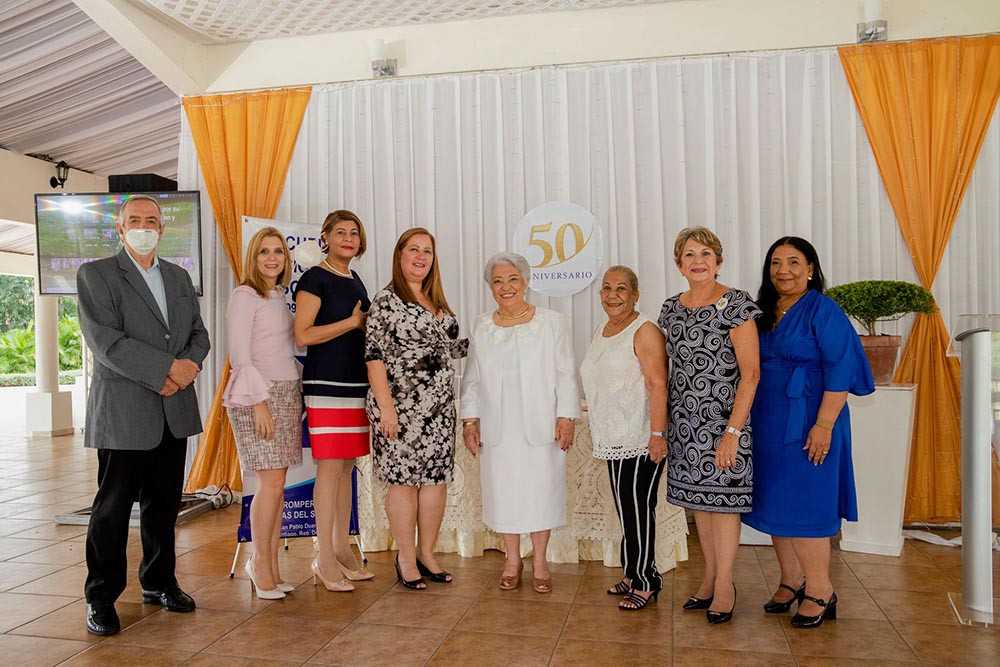 Escuela Nacional para Sordos de Santiago celebra 50 Aniversario Sergio Forcadell Lissette Fernández Brugal Jeannette Francisco Salma Suero Arbaje Norma Almonte de Espinal Iris Almonte Myrna Brugal de Jana y Gilcia Genao large