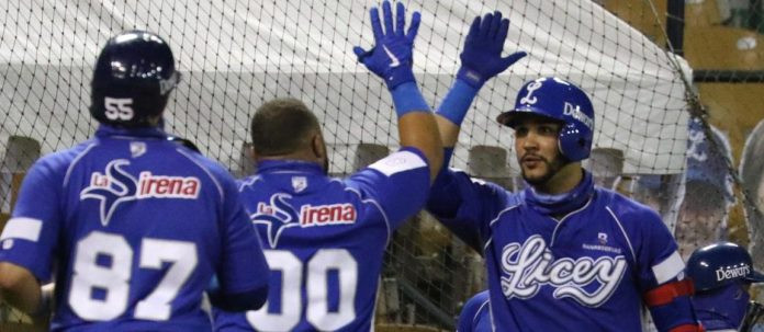 Wellinton recibe a Tejeda e1605556951317 large