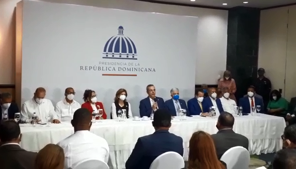 Abinader asegura que un monorriel es la mejor opción de transporte masivo para Santiago abi2 large