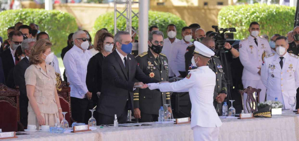 cadetes de la Academia Militar Batalla de Las Carreras large