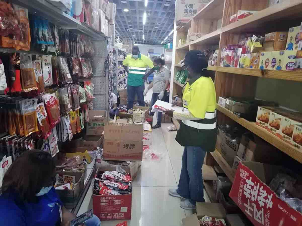 Autoridades decomisan productos cárnicos en el Barrio Chino decomisan productos cárnicos en el Barrio Chino large