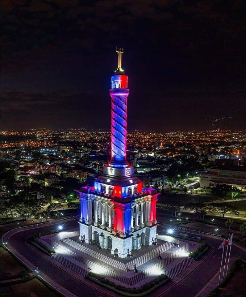 monumento de santiago large