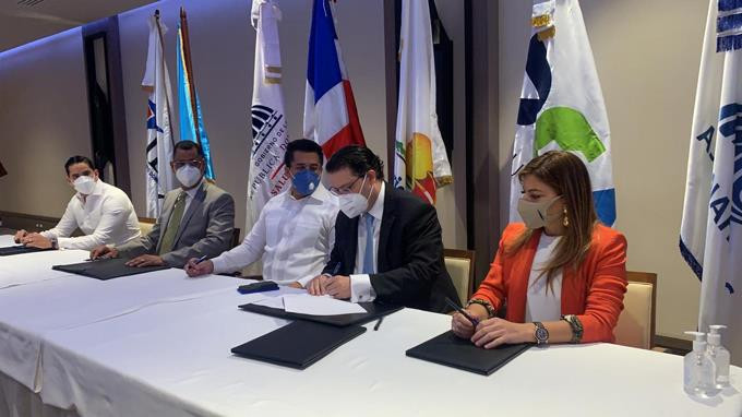 rd dispone que formulario de viaje de aduanas y migracion sea electronico large