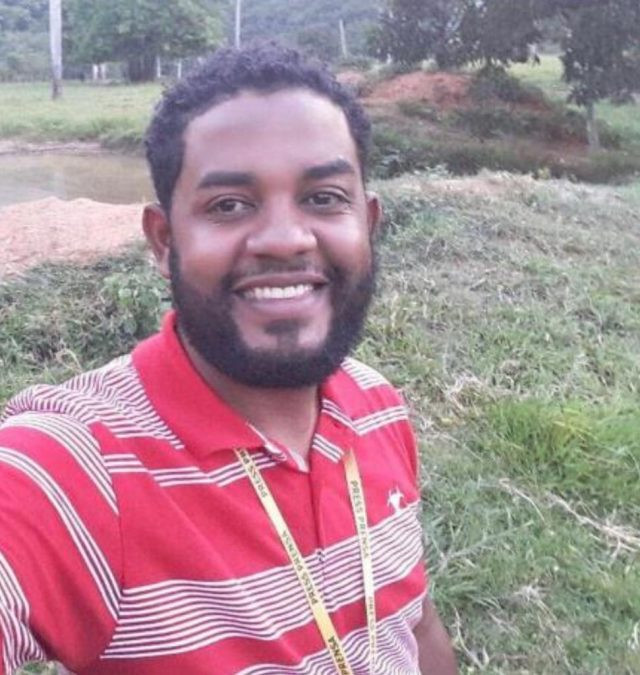 Camarógrafo Alex Villegas pierde batalla contra el cáncer de pulmón 69f142d7 whatsapp image 2020 12 18 at 10 02 26 am 5fdcc3a9d4447 640x675 1 large