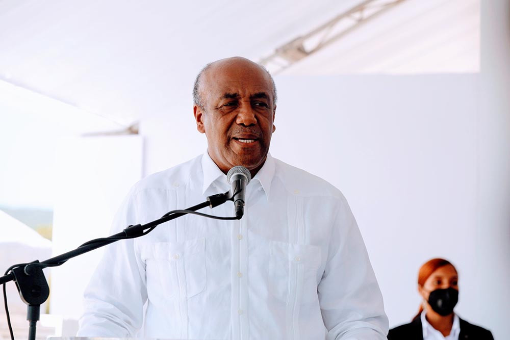 Almonte resalta aportes del sector minero a la economía dominicana Almonte large