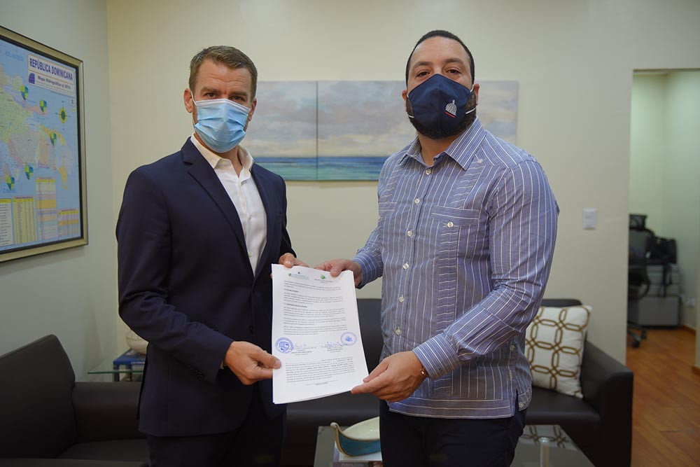 CODOPESCA y la Fundación Grupo Puntacana firman acuerdo de cooperación interinstitucional a favor del sector pesquero CODOPESCA 2 large