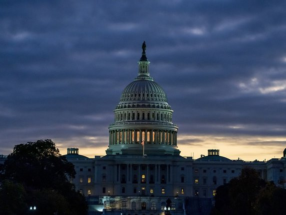 Cámara Baja de EEUU aprueba fondos por un día para evitar cierre de Gobierno Camara Baja de EE.UU . large