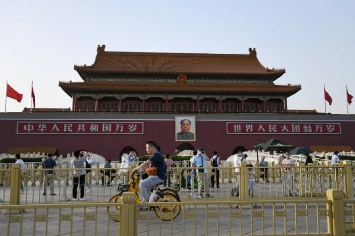 China despliega una “diplomacia de la vacuna” para hacer olvidar el virus China large