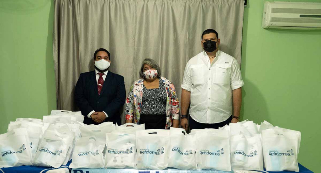 Fundacion Refidomsa entrega kits large