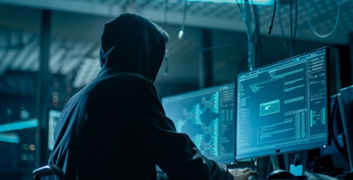 Rusia niega su implicación en cieberataques contra Estados Unidos Hacker large