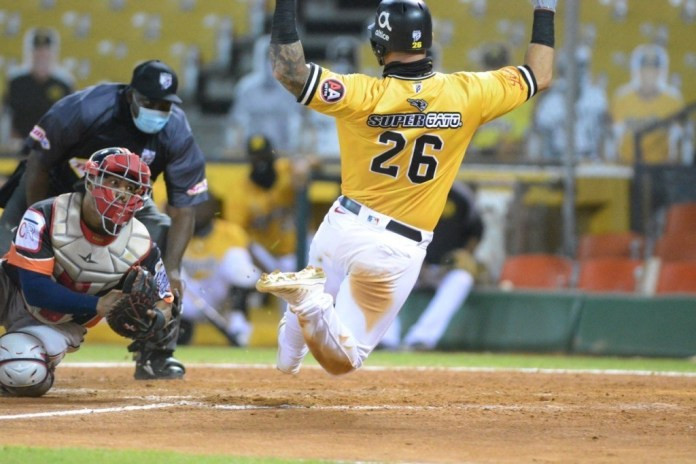 Rossó y Diplán tiran primores y Águilas vencen Toros con tres triples IMG 3407 large