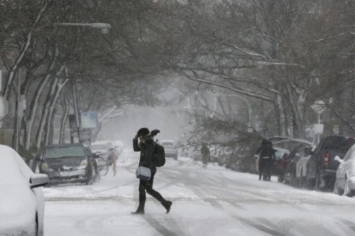Intensa nevada en Nueva Inglaterra impactaria a NY y NJ este lunes 696x464 1