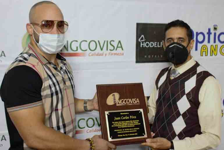 Ravelo y Rossó ganan premio Águila de la Semana Juan Carlos Pérez large