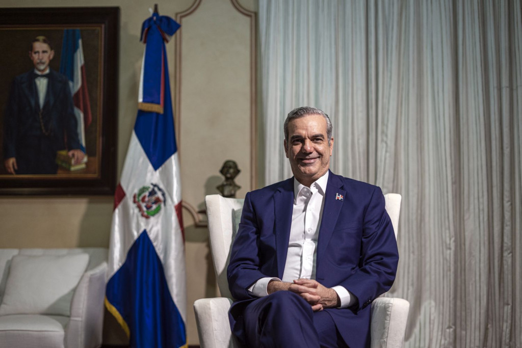 Abinader asistirá a toma de posesión gobernador de Puerto Rico Luis Abinader 2 large