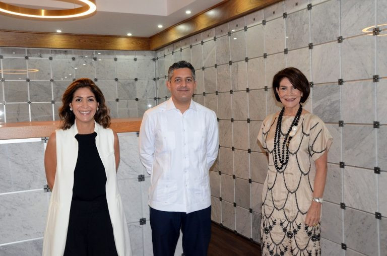 Maria Fernanda Arredondo Jesús Arredondo y Marianela Arredondo large