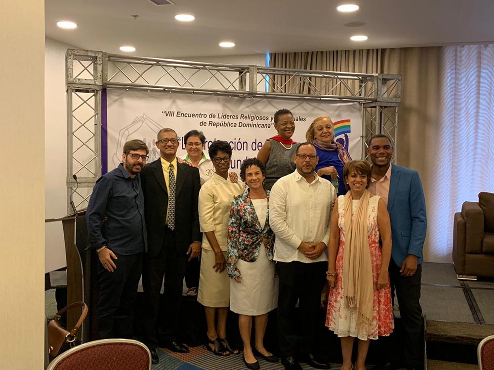 10 Años de Colaboración Interreligiosa por la Niñez en República Dominicana Miembros de la Red Global de Religiones a Favor de la Niñez. large
