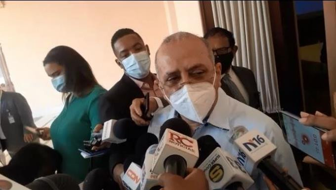 Ministro de Salud: Hay que dejar que la gente se case tranquila Plutarco Arias 2 large