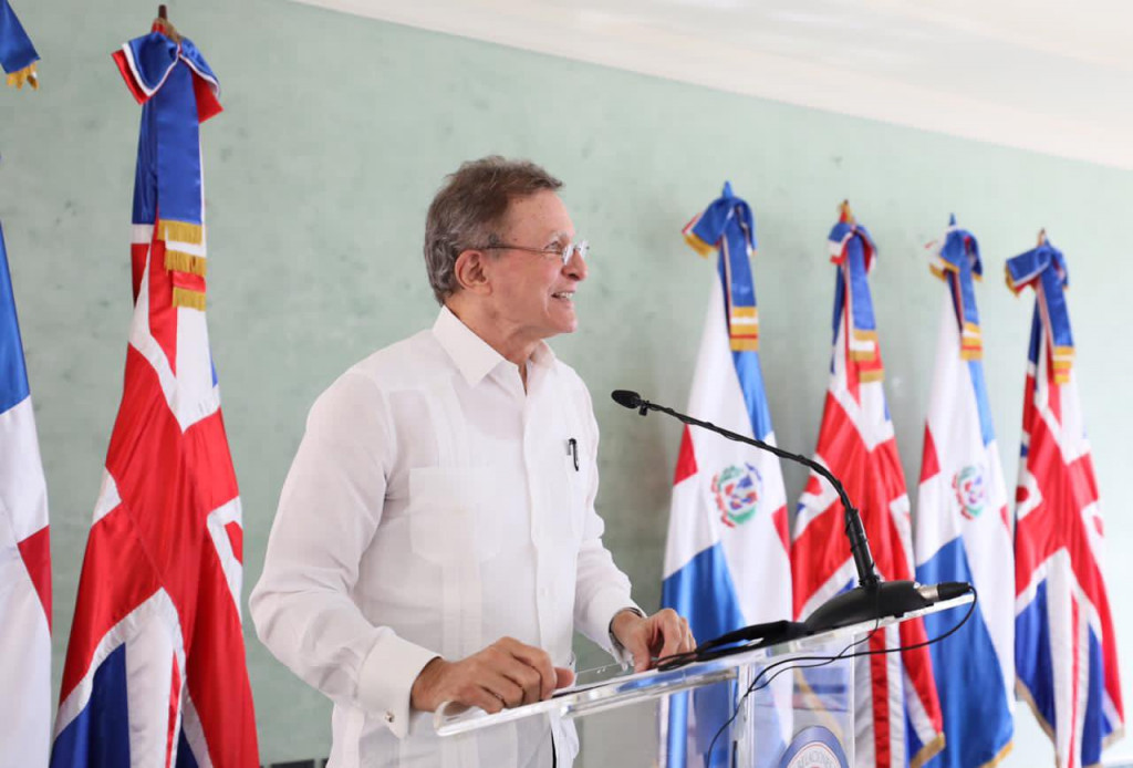 Roberto Álvarez large