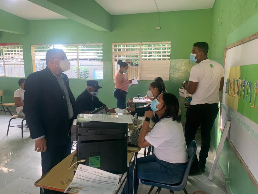 SeNaSa realiza jornada de afiliación en Los Cocos de Jacagua SeNaSa realiza jornada de afiliacion en Los Cocos de Jacagua1 large