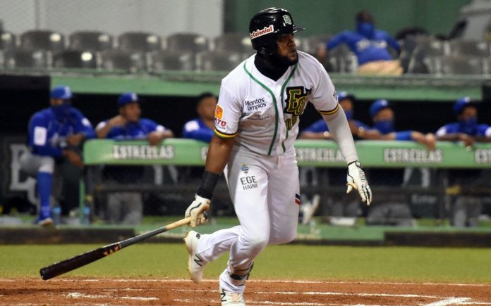 Las Estrellas se imponen y dejan fuera al Licey Socrates Brito de las Estrellas. 1080x675 1 large